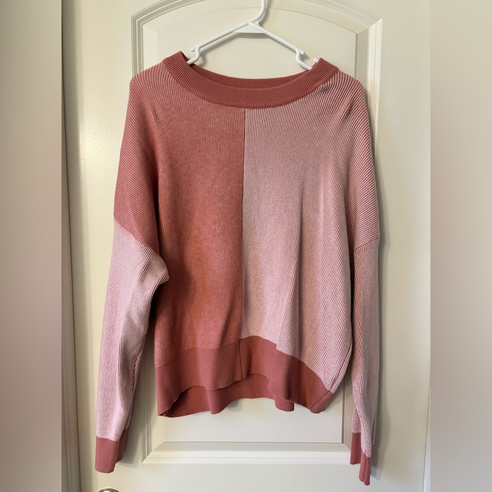 NWT Dry Goods Blush and Mauve Colorblock Sweater